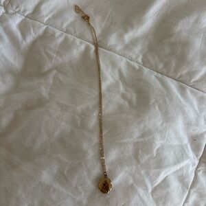 Elegant Gold Pendant Necklace